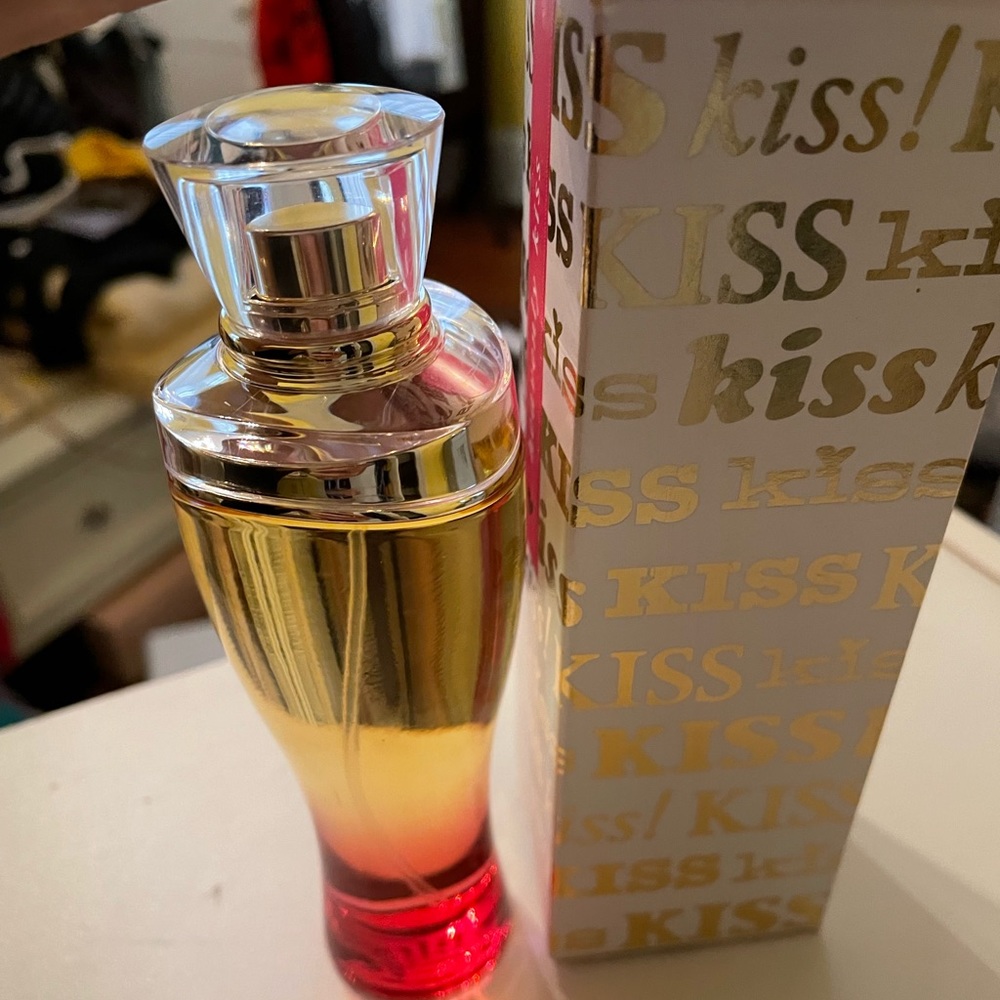 SOLD Victoria Secret Heavenly Kiss NIB - Picture 6 of 6